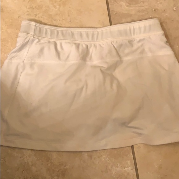 Nike skirt - Picture 2 of 2